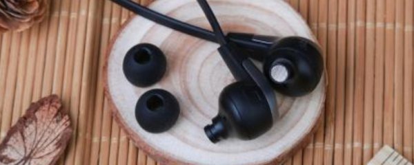 耳机lr代表什么