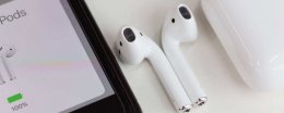 airpods2无线充电盒和有线有什么区别 苹果airpods 有线充电盒和无线充电盒差别