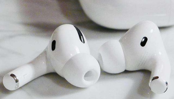 airpods2降噪打开方法