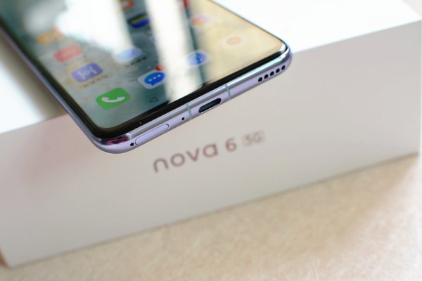 专属年轻人的5G手机华为nova6评测