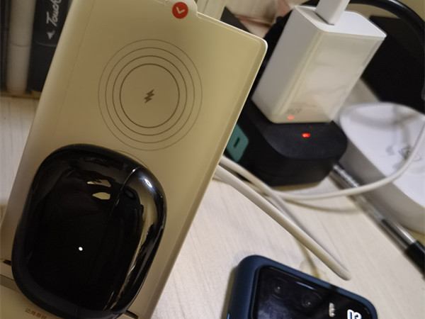 小米蓝牙耳机怎么充电