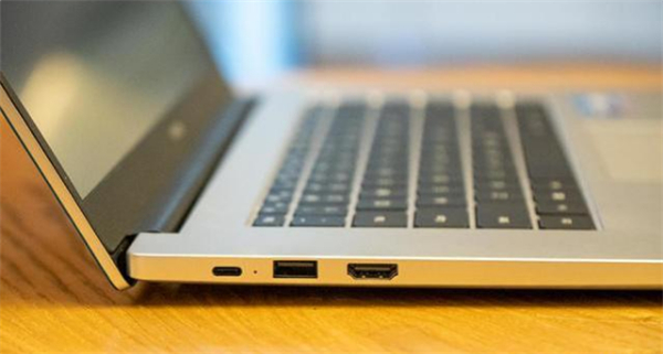 荣耀magicbook15锐龙版有雷电3接口吗