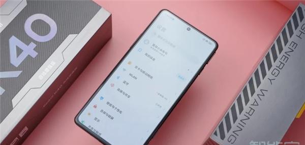 红米k40游戏增强版是曲面屏吗