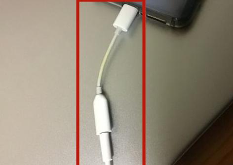 小米11青春版怎么插耳机