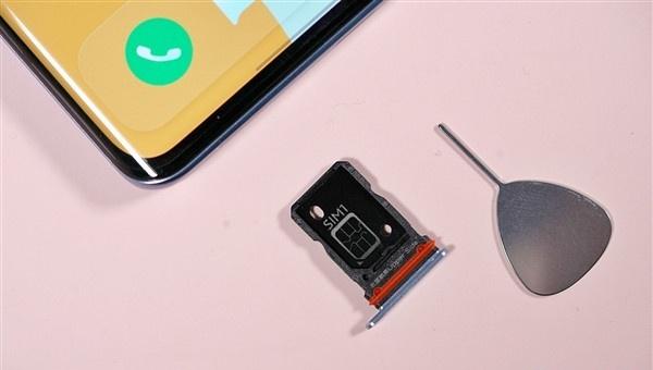 vivox60只能装一个卡吗
