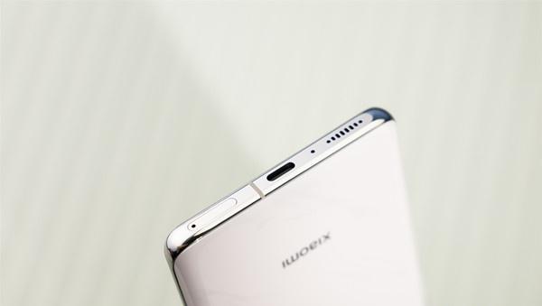 小米11ultra是双扬声器吗