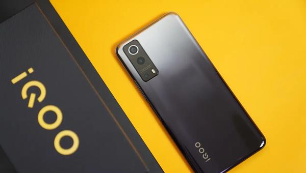 iqooz3屏幕大小是多少