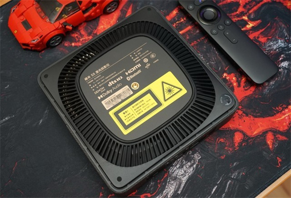 峰米S5和极米 NEW Z6X对比