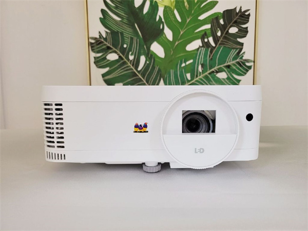 优派Y5和明基E520对比