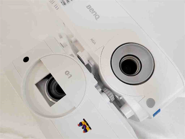 优派Y5和明基E520对比