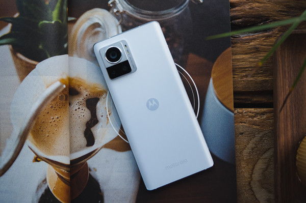 红米K50至尊版和Moto X30 Pro拍照对比