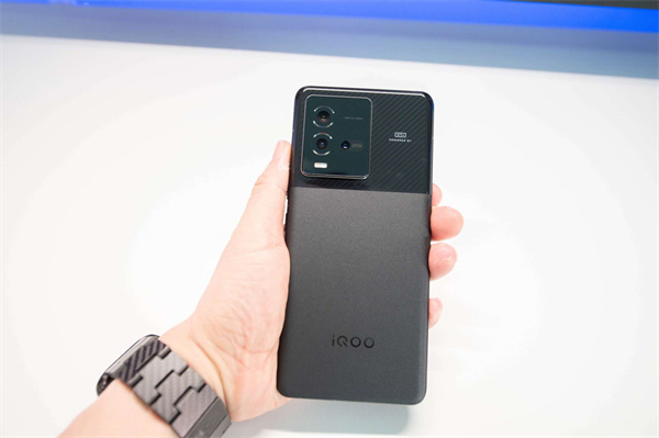 小米12S、真我GT2大师探索版和iQOO 10对比评测