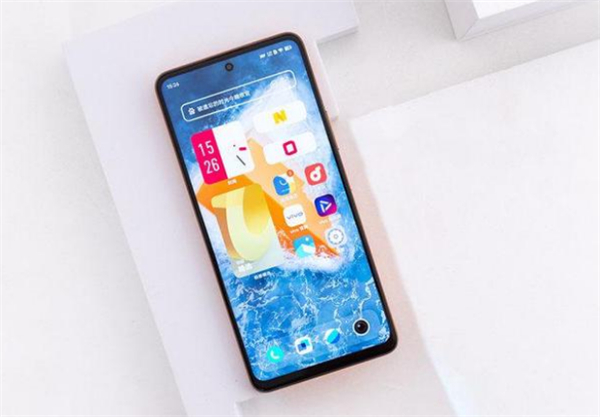 iqooz6是什么芯片