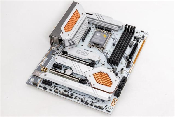 七彩虹CVN Z790D5 GAMING主板评测