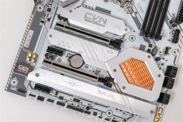 七彩虹CVN Z790D5 GAMING主板评测