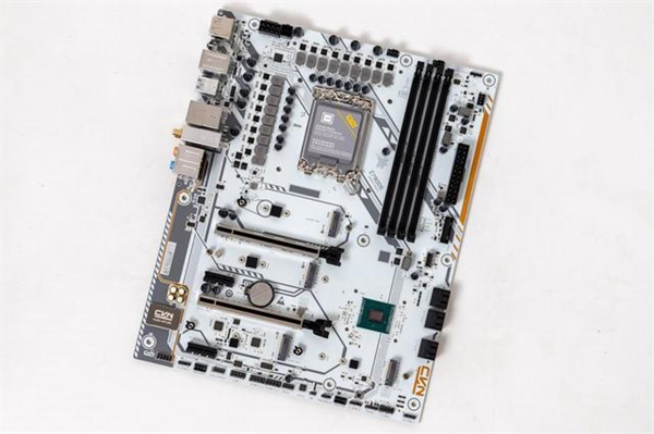 七彩虹CVN Z790D5 GAMING主板评测