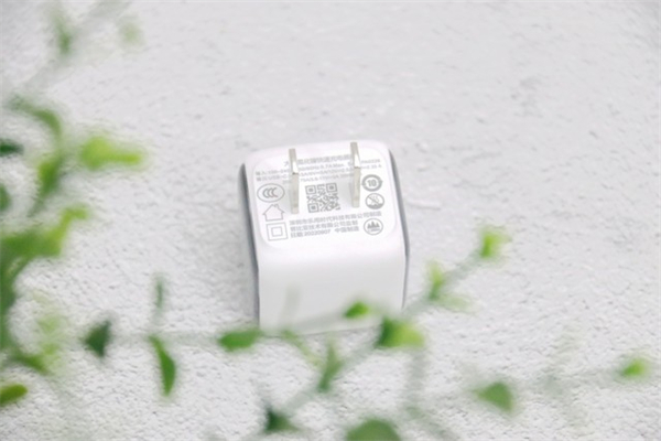 努比亚大白35W氮化镓快充评测