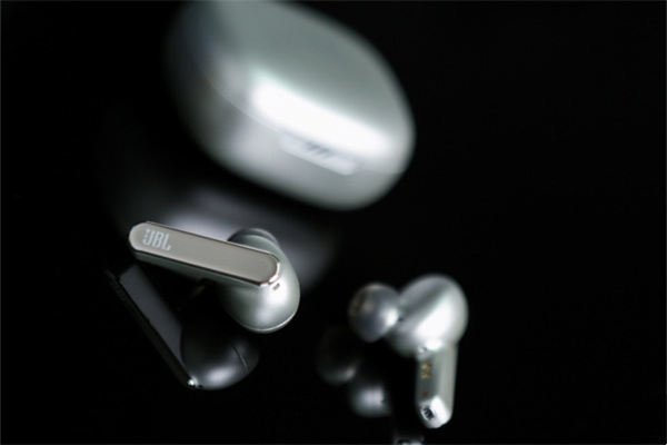 JBL LIVE PRO 2炫光豆二代体验