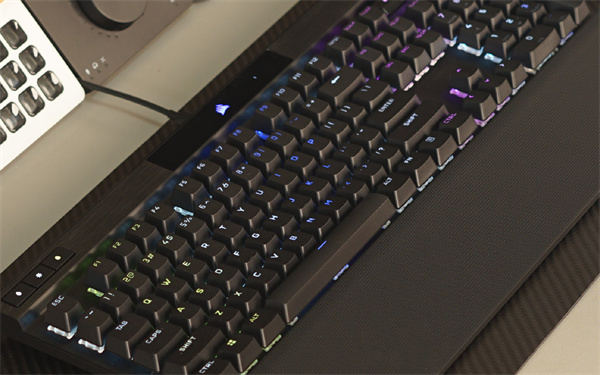 美商海盗船K70 RGB PRO评测