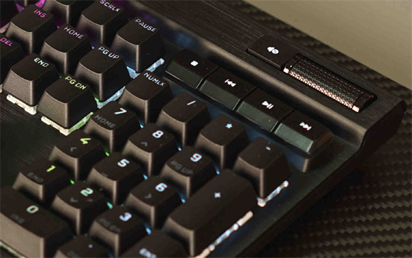 美商海盗船K70 RGB PRO评测