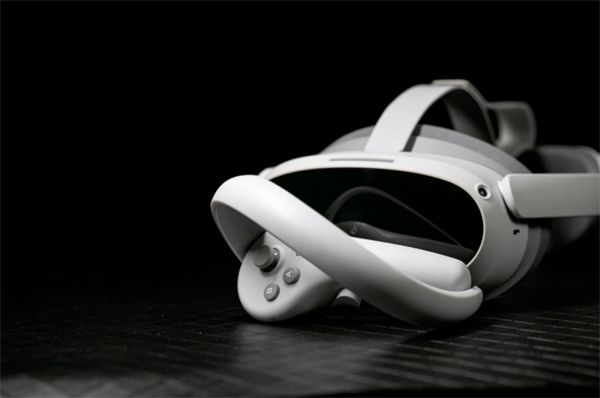 PICO 4系列VR设备评测