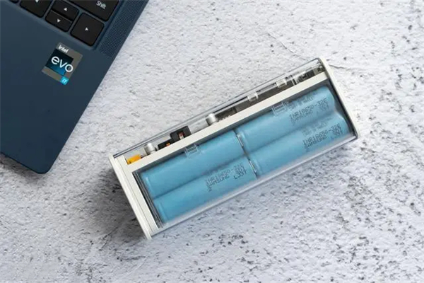 闪极100W超级移动电源评测