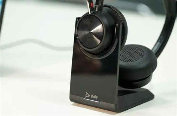 Poly Voyager Focus 2评测