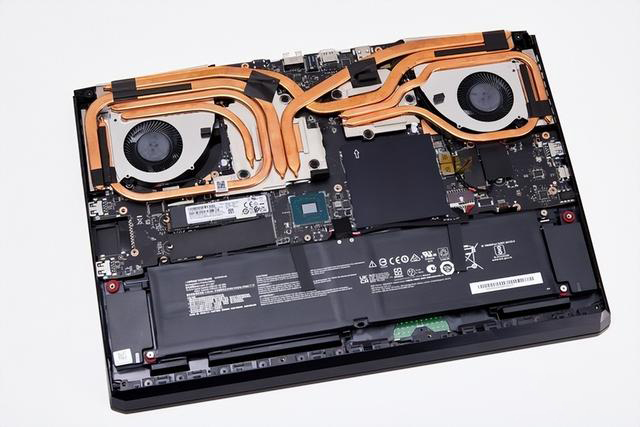 微星冲锋坦克Pro GP76 HX评测