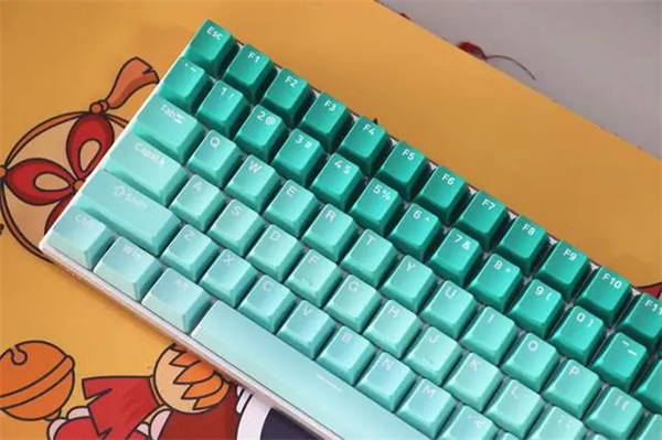 欧希德渐变键帽变装键盘评测