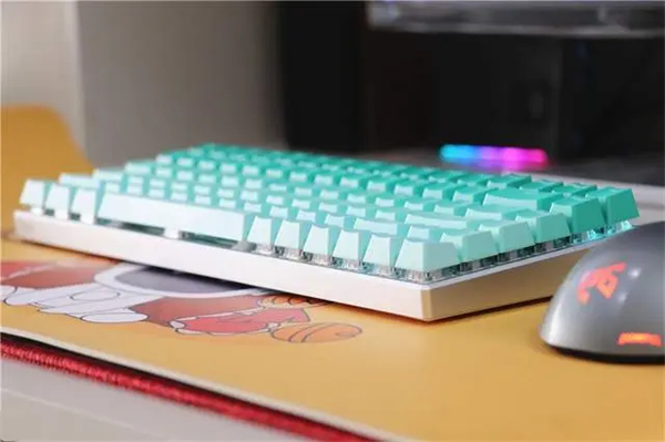 欧希德渐变键帽变装键盘评测