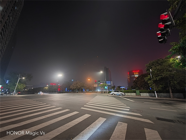 荣耀Magic Vs评测