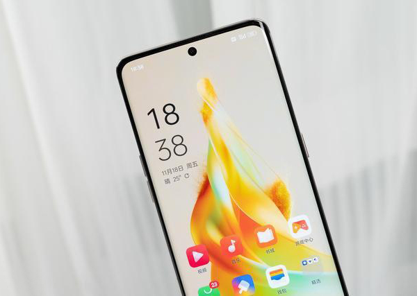 opporeno9pro是曲面屏吗