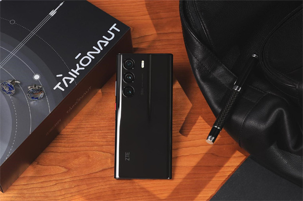 中兴Axon 40 Ultra航天版评测