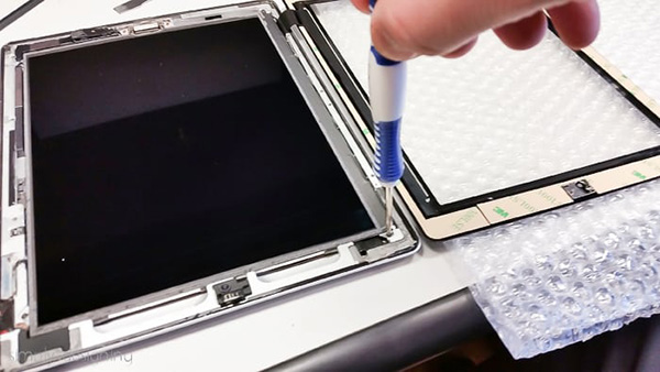 ipad屏幕闪烁不停抖动