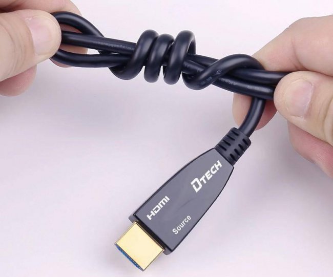 用hdmi线连接电脑和投影仪怎么连接