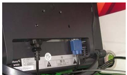 电脑显示器黑屏但灯亮怎么解决