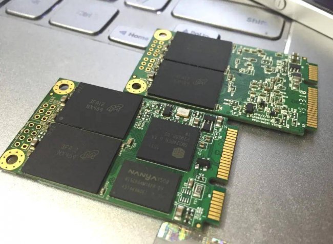 ssd固态硬盘怎么安装在台式机上