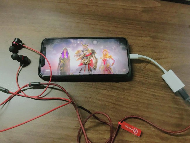 耳机电流声怎么消除