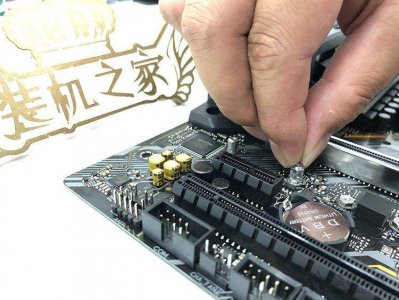 固态硬盘怎么安装在台式机上图解 分辨固态和机械硬盘的小知识
