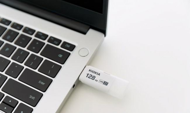 u盘一打开就提示格式化怎么办