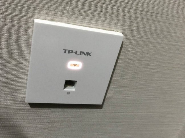 家里wifi一会断一会连怎么办