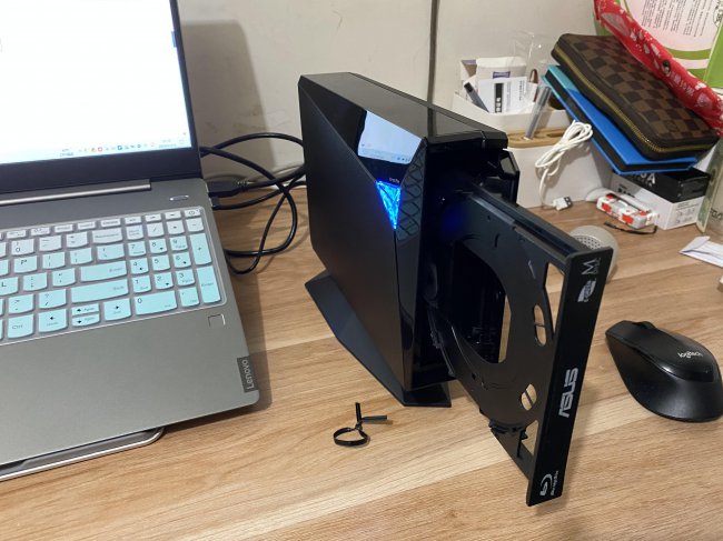 光盘刻录机是什么东西做的