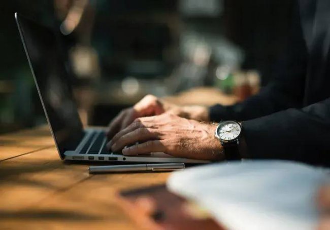 win10桌面的图标不见了怎么办