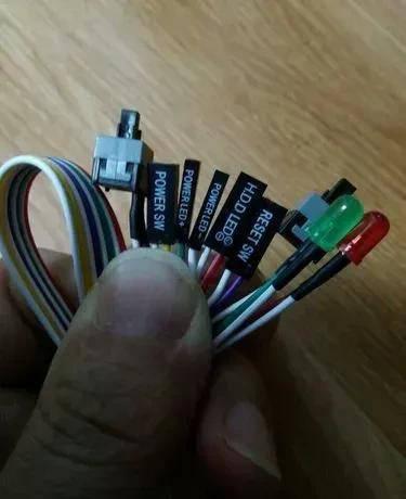 电脑开机3秒就重启循环怎么办