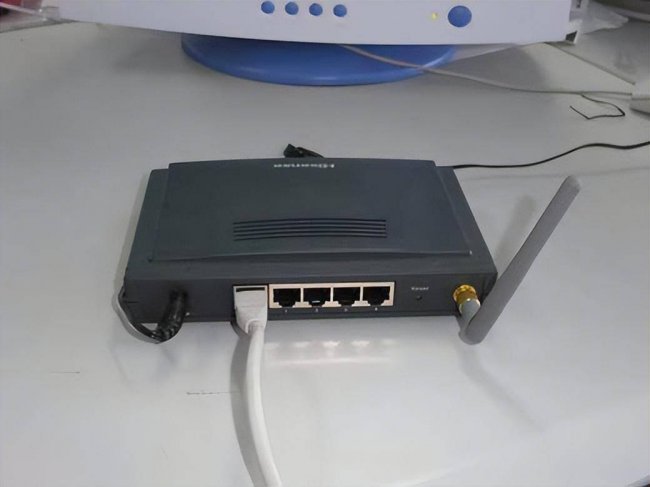 无线路由器要插网线吗