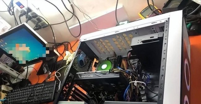电脑开机进不去windows界面怎么办