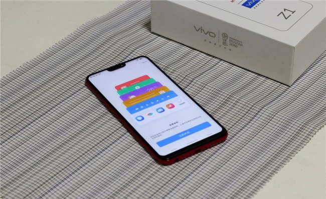 vivoz1手机壳和哪个型号的通用的
