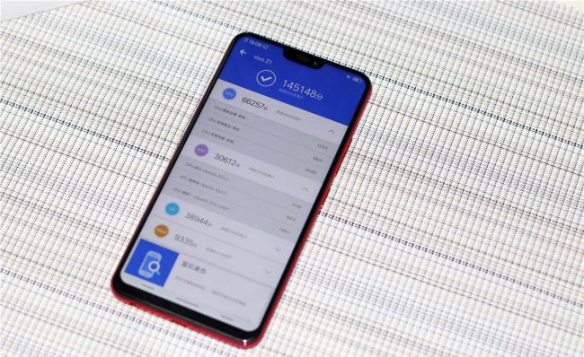 vivoz1手机壳和哪个型号的通用的