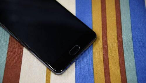 魅蓝note5屏幕出现黑块怎么办