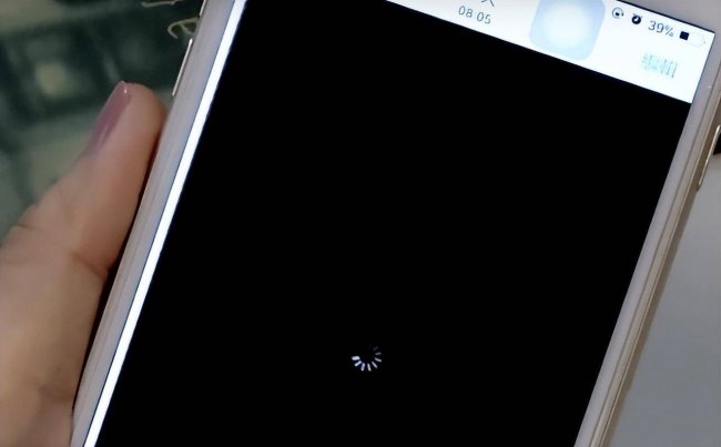 oppor17手机黑屏了怎么恢复正常